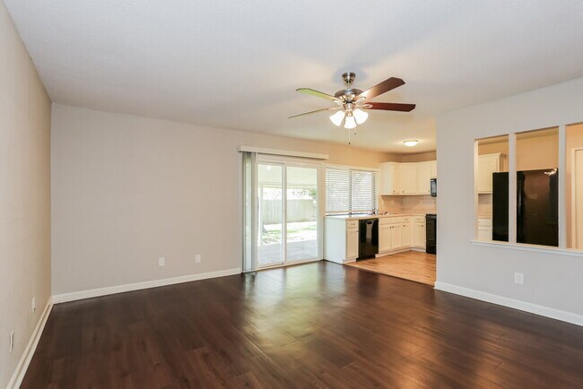 Photo - 7812 Burgundy Dr