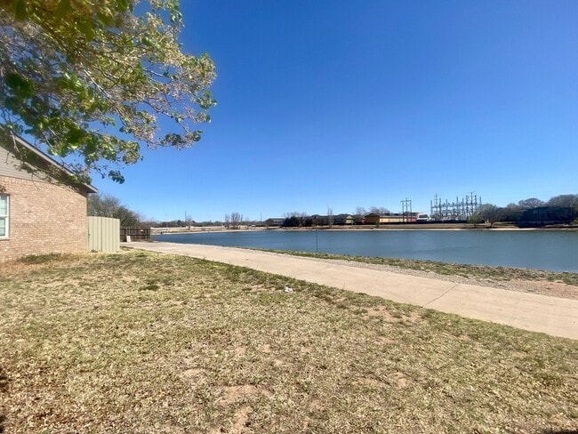 Photo - 2 Bed 2 Bath Town Home Available
