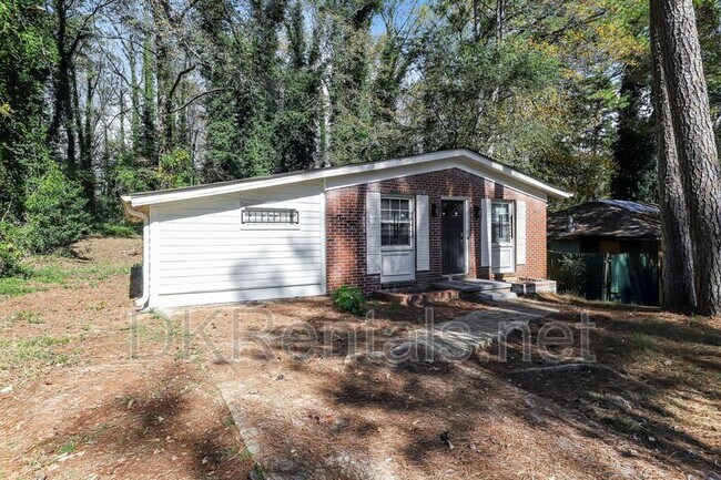 Photo - 210 Oak Dr SE