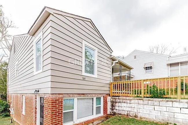 Photo - 707 19th St S