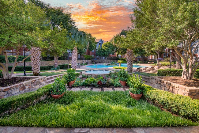 MAA Grand Courtyards