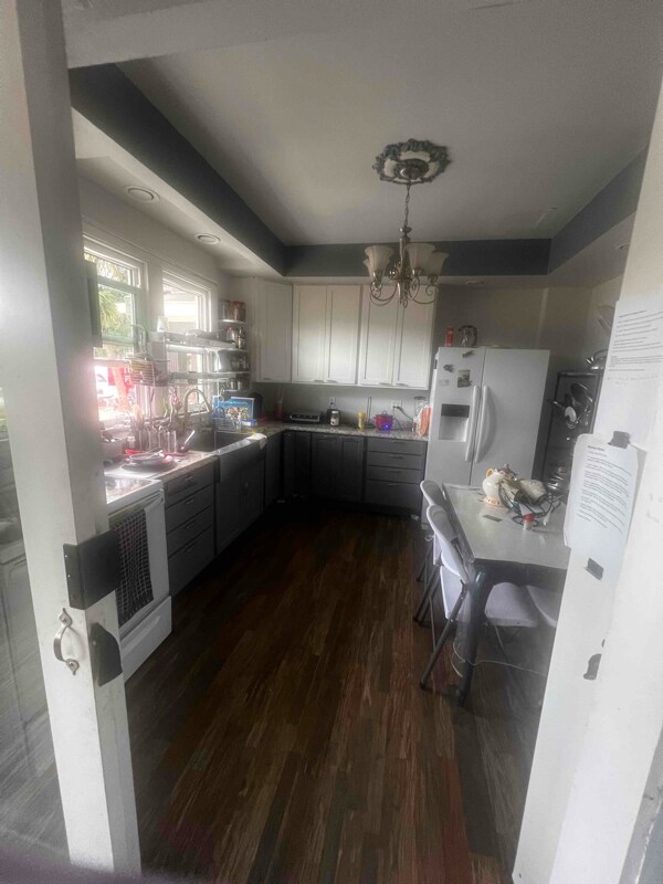 Photo - 300 Spg Gdn Ave S