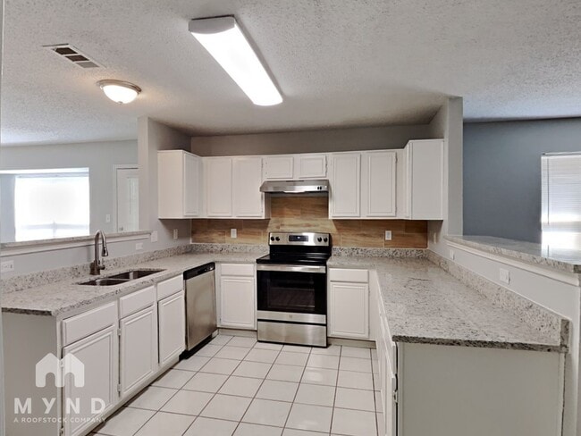 Photo - 909 Shady Brook Ln