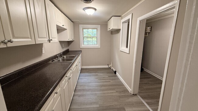 Photo - 3119 Clarendon Ave