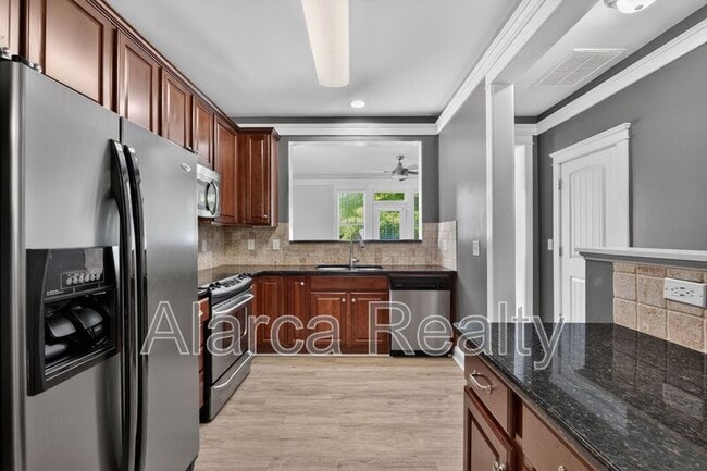 Photo - 330 Davidson Gateway Dr