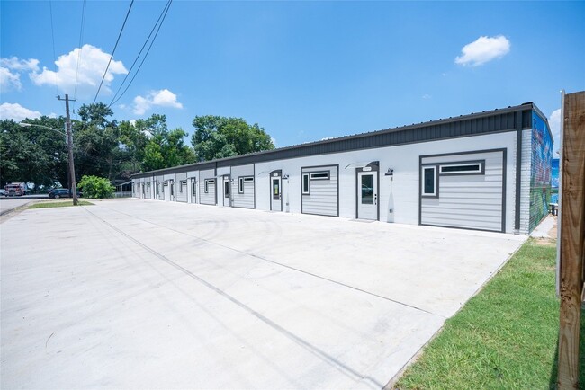 Building Photo - 2612 Castle St Unit H