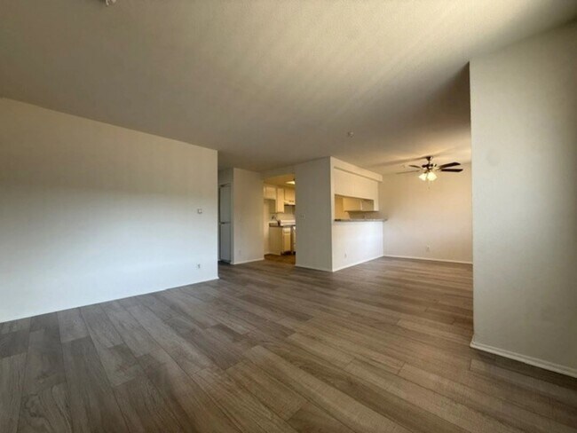 Photo - 14020 Yukon Avenue,