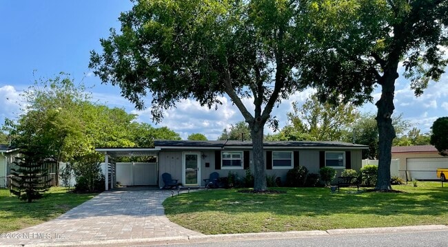Building Photo - 780 Redfin Dr Rental