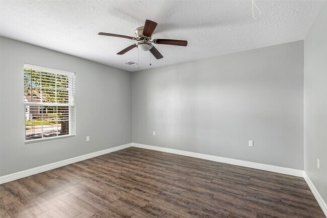 Photo - 520 E Defee Ave