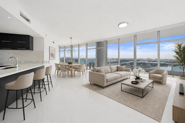 Building Photo - 900 Biscayne Blvd Unit 4006