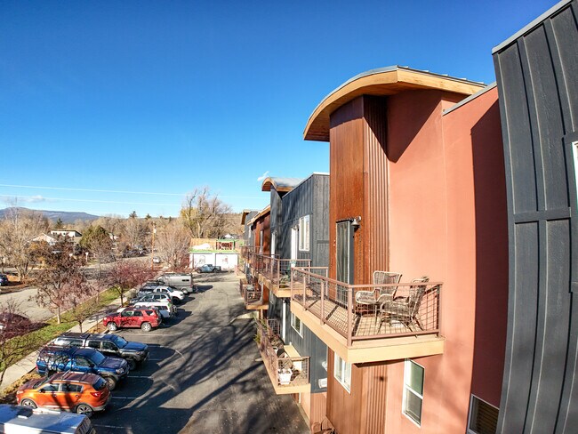 190 E 7th Ave