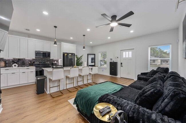 Photo - 205 Bolden St Unidad A