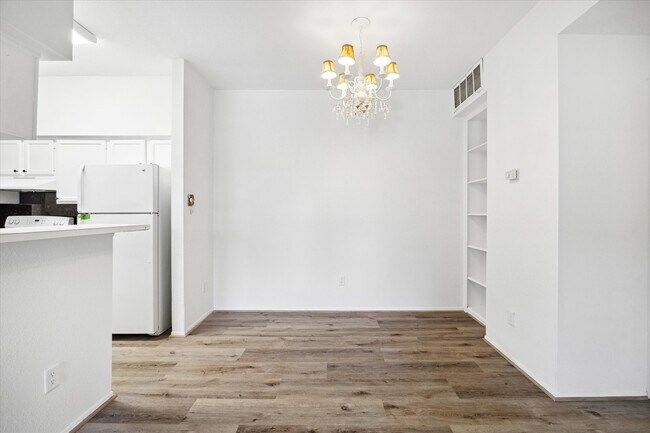 2425 Augusta Dr Unit 7