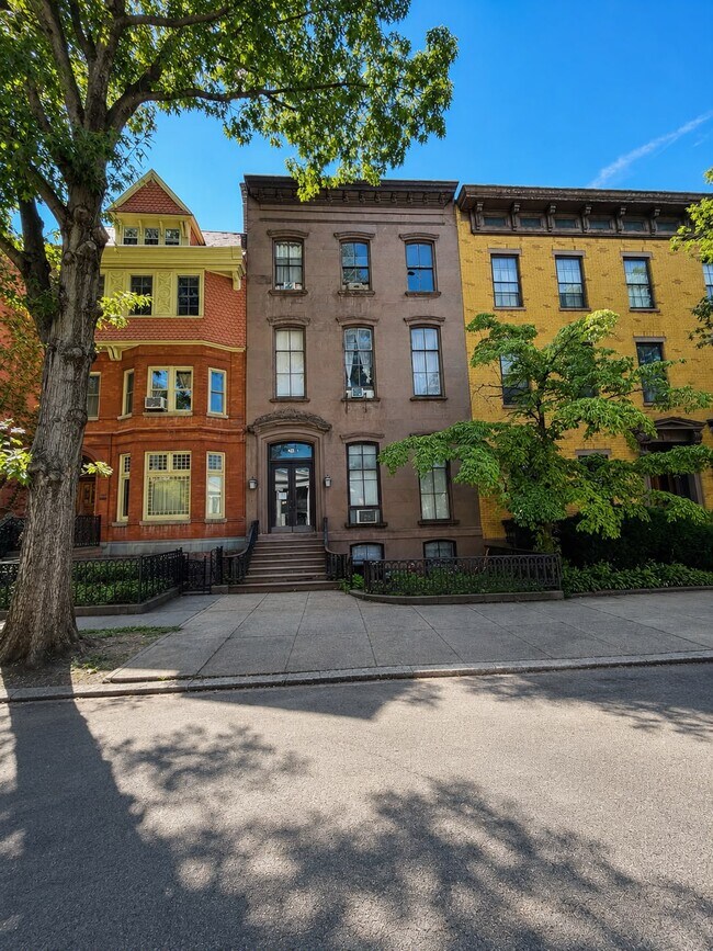 Building Photo - 167 2nd St Unit 167 2nd St #1 Troy, NY 12180