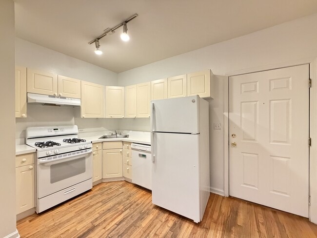 Photo - 909 W Dakin St Unidad 302
