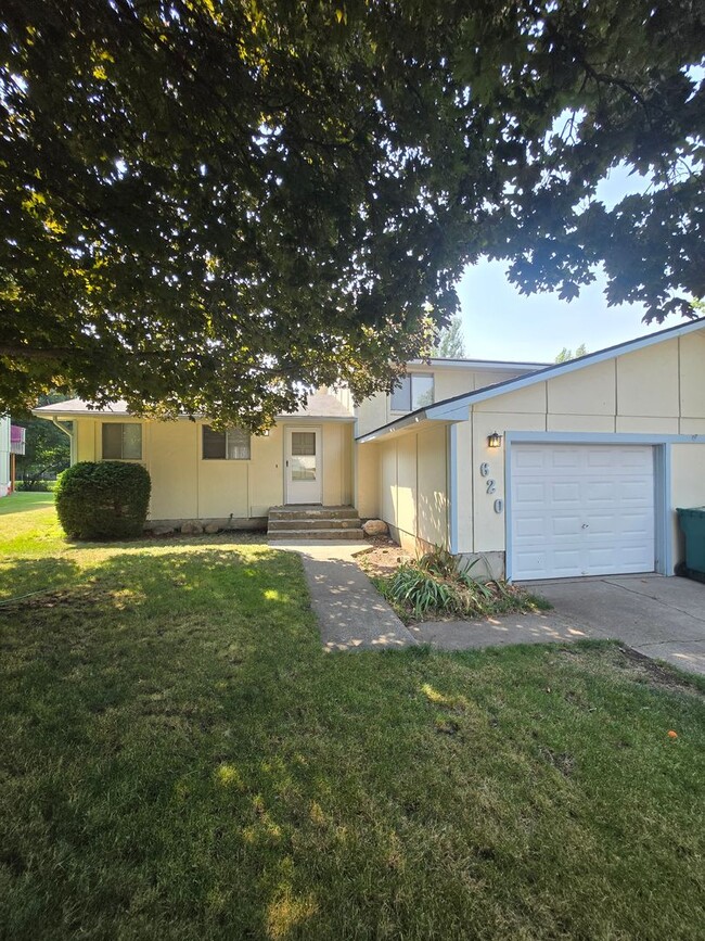 Building Photo - 1066 Unit 620