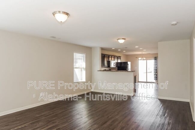 Photo - 135 Wethersfield Dr