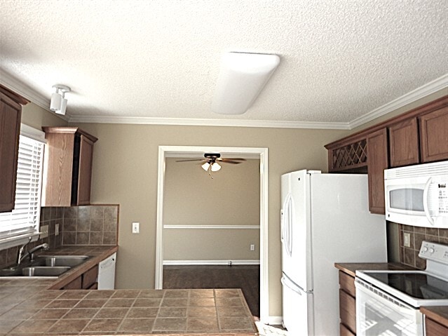 Photo - 2328 Water Lilly Way