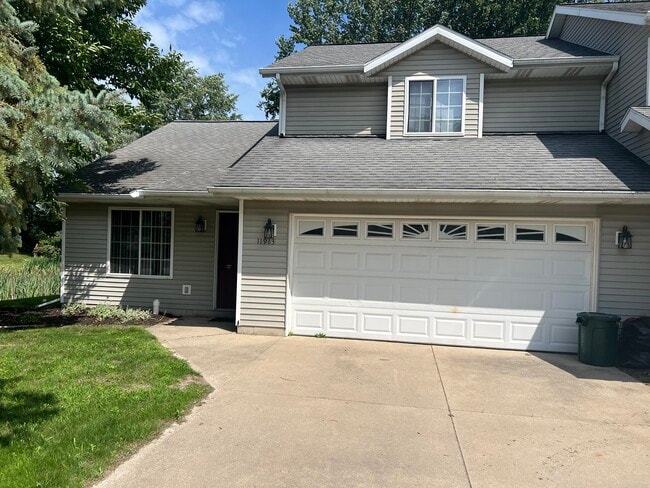 Building Photo - 11913 Seven Pines Dr Unit 11913 Rental