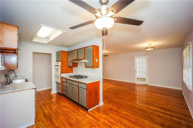 Photo - 146 Oldenburg Dr