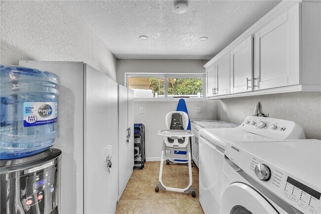 Photo - 2631 NE 19th St