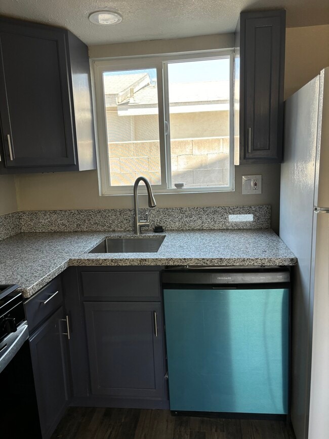 Photo - 1030 N Pleasant Ave