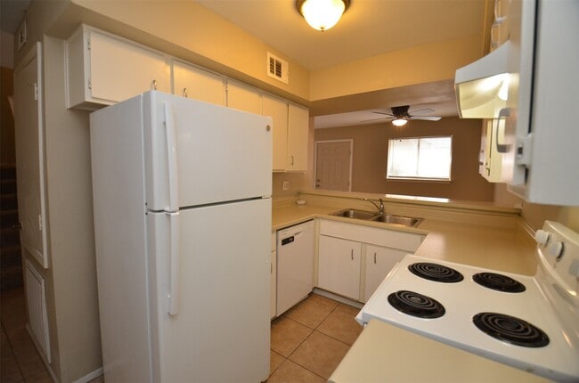 Building Photo - 5993 Allday Dr Unit B
