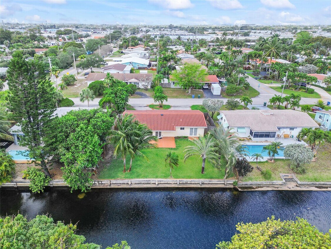 Photo - 4510 NE 15th Ave (Oakland Park, FL)