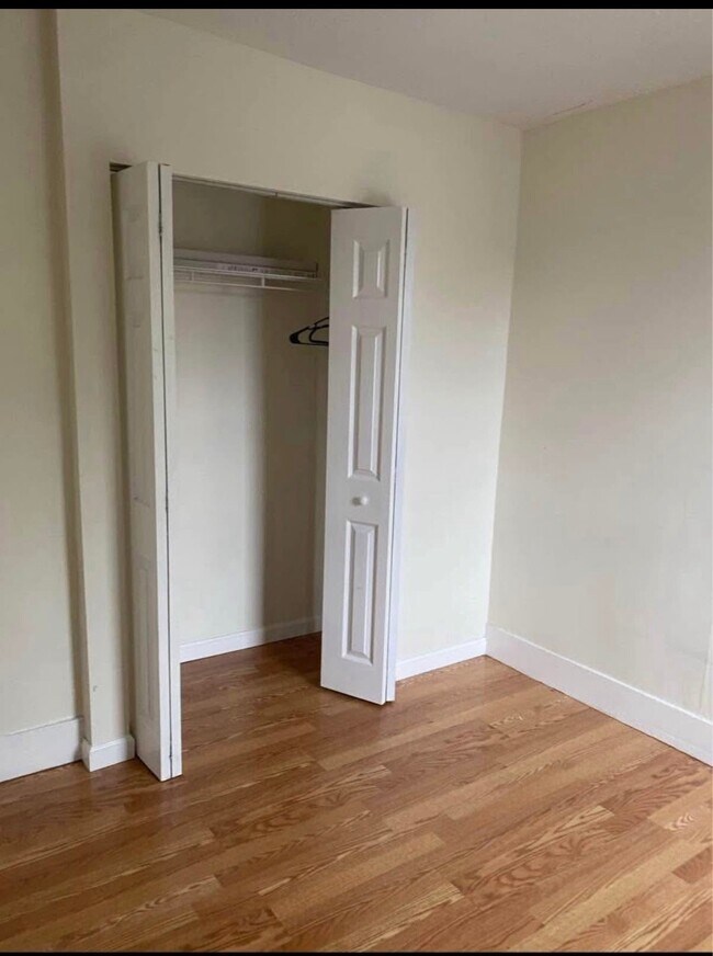 14 Pine St Unit 2