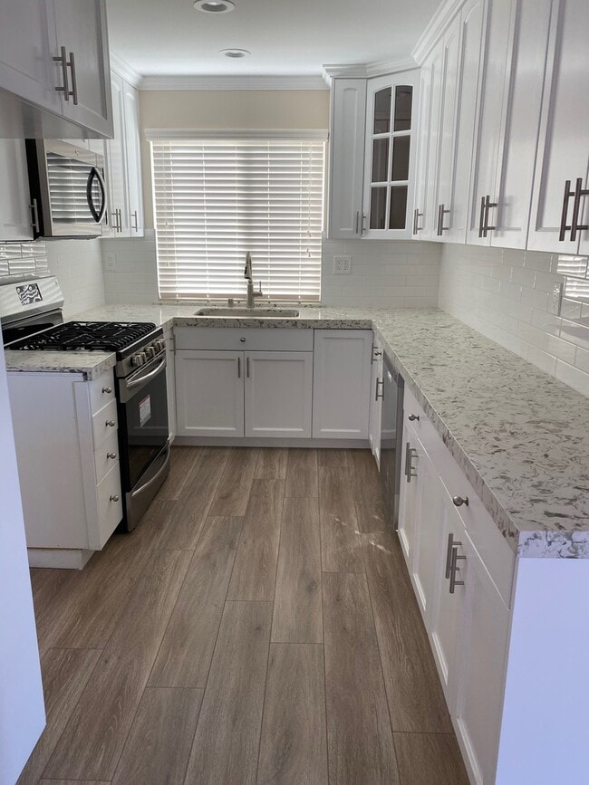 Photo - 884 Moffatt Cir Unidad (Front )