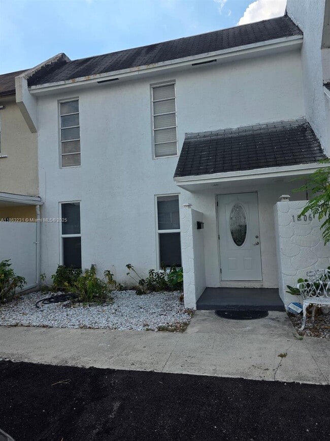 Building Photo - 1206 Seaview Rental