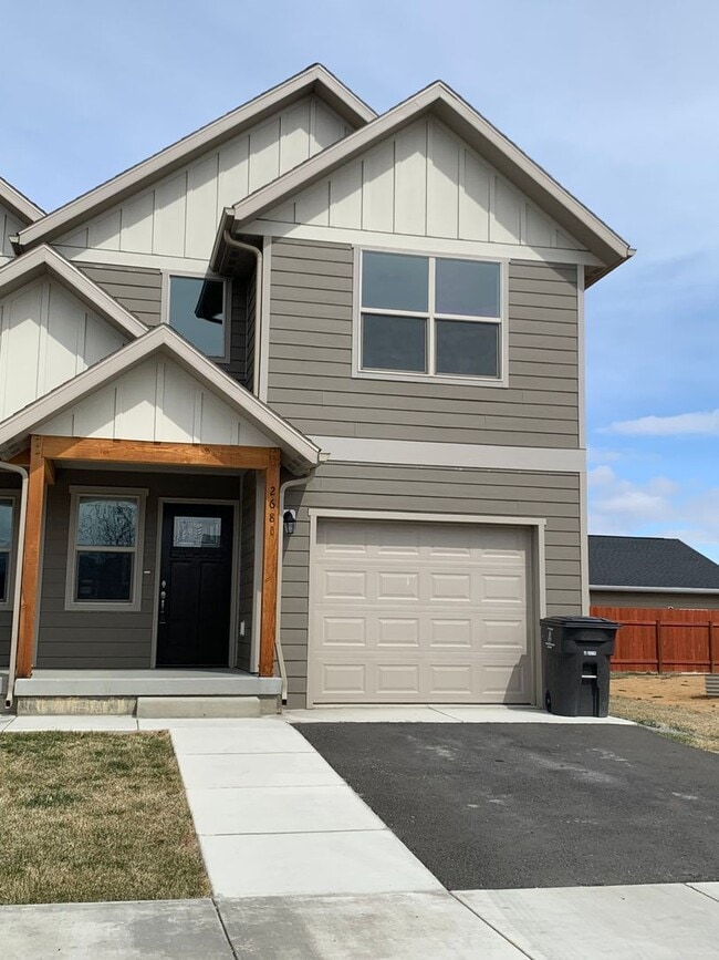 Building Photo - Andesite Unit C