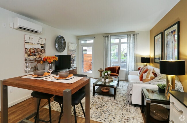 2BR, 2.5BA Townhome - 1,106 SF