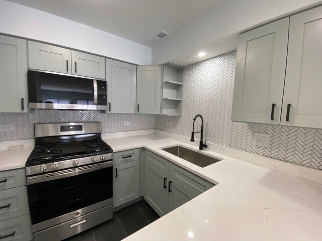 Photo - 1455 W Fullerton Ave Unit 204