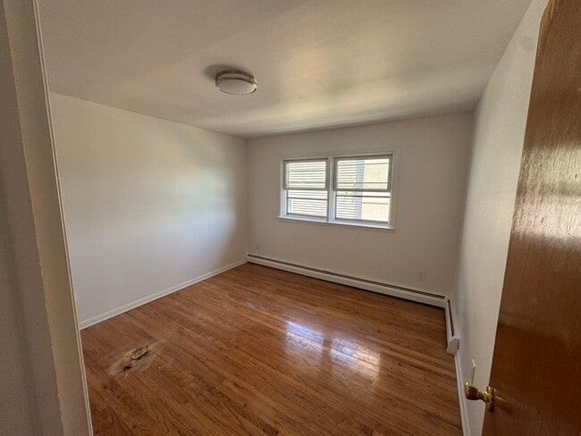 Building Photo - 231 Rahway Ave Unit 1 Rental