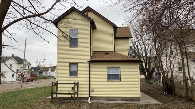 Photo - 105 S Irwin St