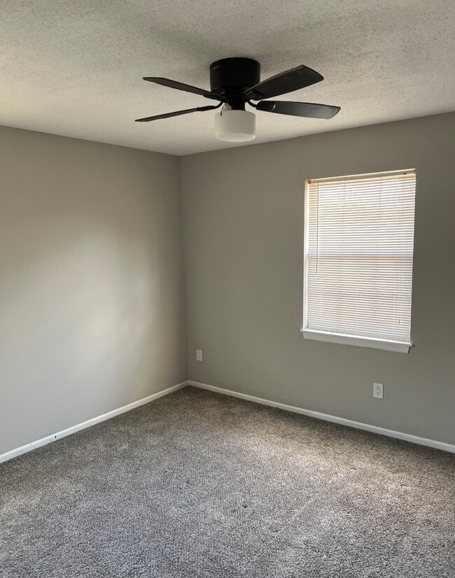 Photo - 800 NE Ball Dr Unit - C