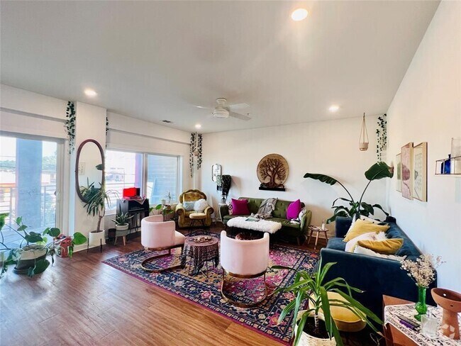 Building Photo - 4361 S Congress Ave Unit 206 Rental