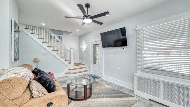 Photo - 8 N Nashville Ave Unit 2