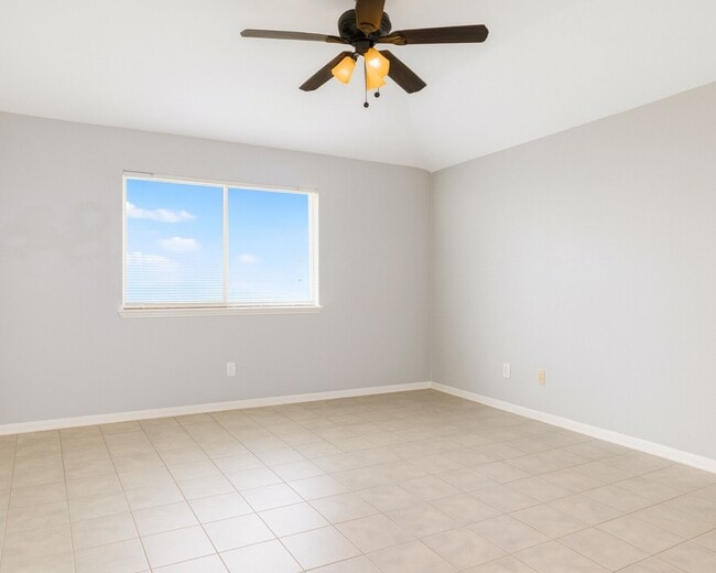 Photo - 29322 Fox River Dr