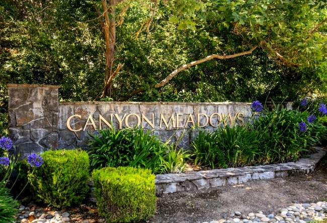 Building Photo - 7595 Canyon Meadows Cir Unit 7595-B Rental