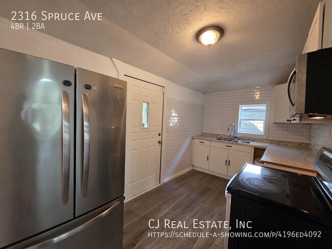 2316 Spruce Ave