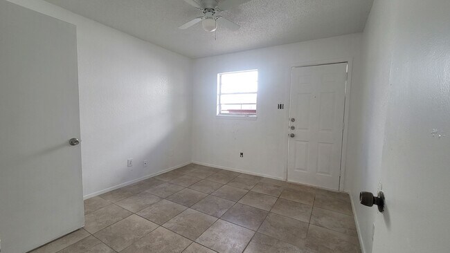 Photo - 1613 38th St Unidad B