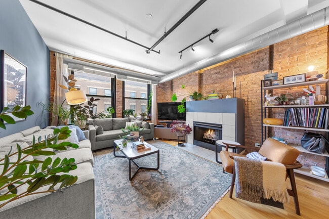 Photo - 3151 N Lincoln Ave Unit 322