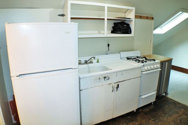 Photo - $1,300 | 1 Bedroom + Bonus Room, 1 Bathroo...
