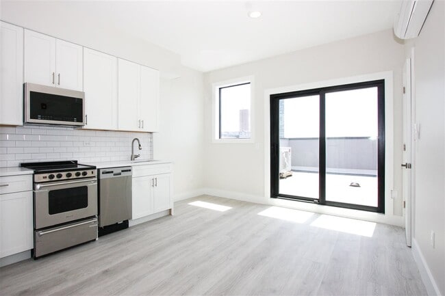 Photo - 141 Newark Ave Unidad 7-S Rental