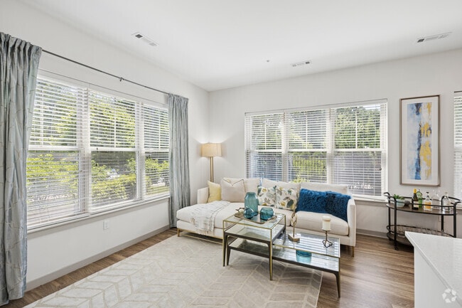 2BR, 2BA - 955SF - Living Room