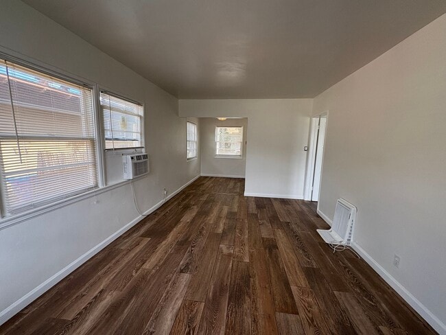 Photo - 441-443 W. McKinley Ave Unit 443