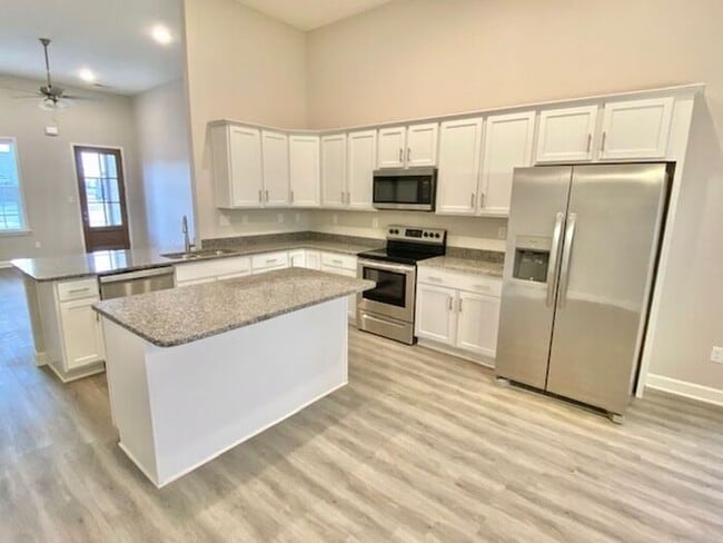 Photo - Now Leasing a 5-bedroom 3 bath home in Walls, Mississippi at Mallard Park