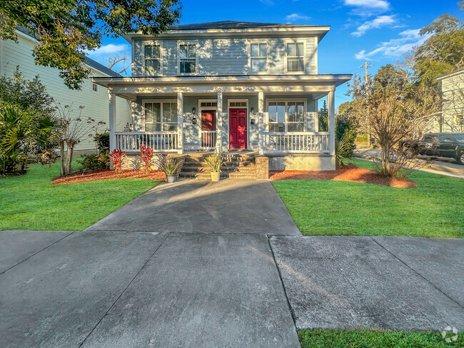 Building Photo - 826 E Anderson St Unit CHARMING VICTORIAN HOME